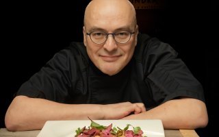 Jarmo Pitkäsen Tundrassa keramiikka on erottamaton osa gastronomiaa